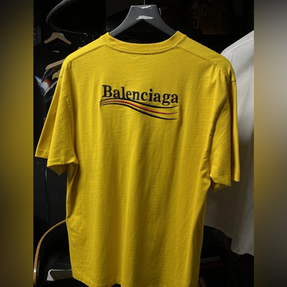 Balenciaga mens Spellout tee shirt size M